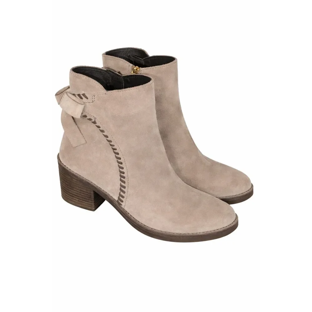 UGG Suede Ankle Booties Women’s Size 7 Beige Tan Side Zip Heeled Boots